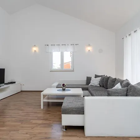 S Villa