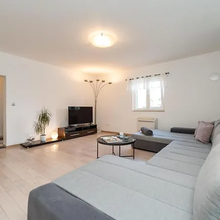 S Villa Vodice